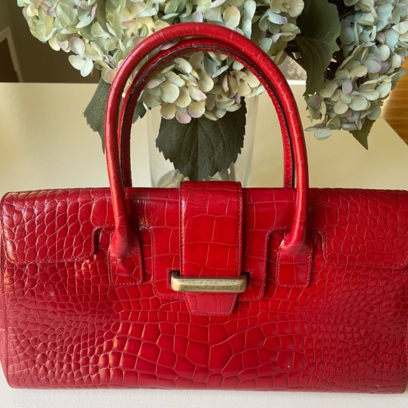 Adrienne Vittadini Handbags - Adrienne Vittadini Leather hand bag.